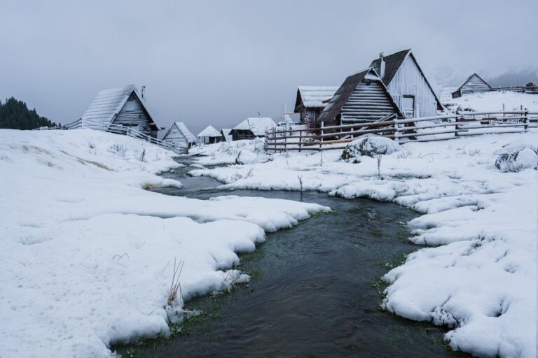 Zimska idila na Prokoškom jezeru, biseru prirode Zimska idila na Prokoškom jezeru, biseru prirode
